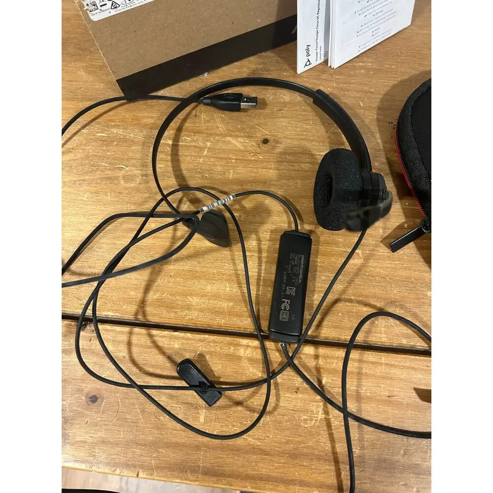 Plantronics headset carrying